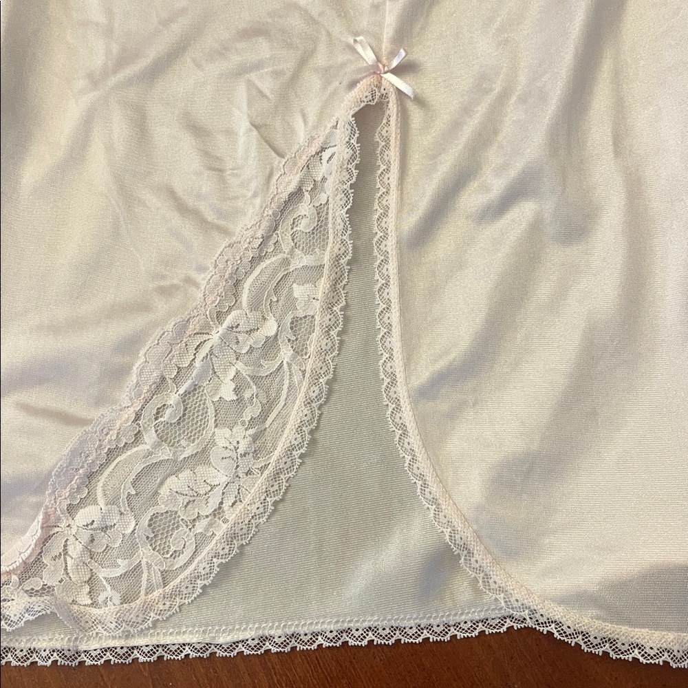💖Baby Pink Vintage Half Slip💖 - Picture 6 of 7